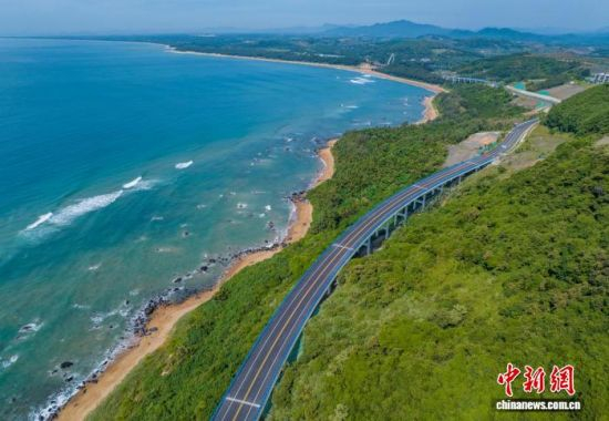 海南环岛旅游公路成为智慧交通示范窗口。中新网记者 骆云飞 摄
