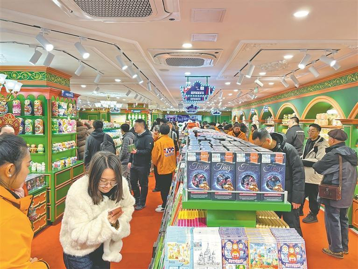 旗舰店顾客盈门。图片由交投集团提供
