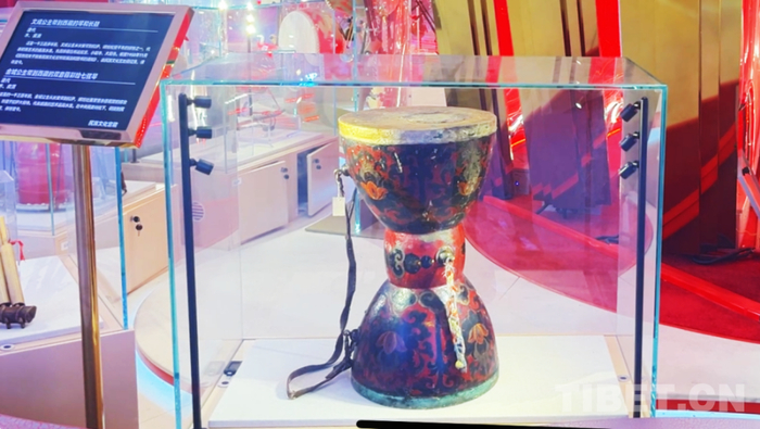 图为文成公主带到西藏的长鼓 摄影：王茜 