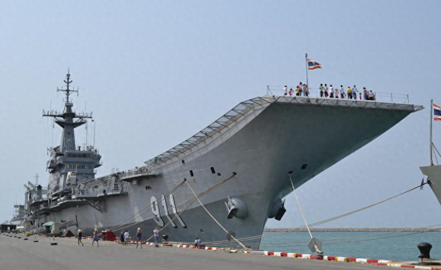泰国“却克里·纳鲁贝”号航母（资料图） 图源：外媒