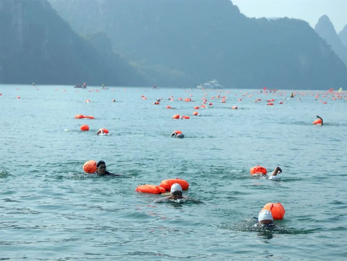 ▲2024年11月3日，广西武宣县第二届“魅力黔江”千人畅游活动如期举行。