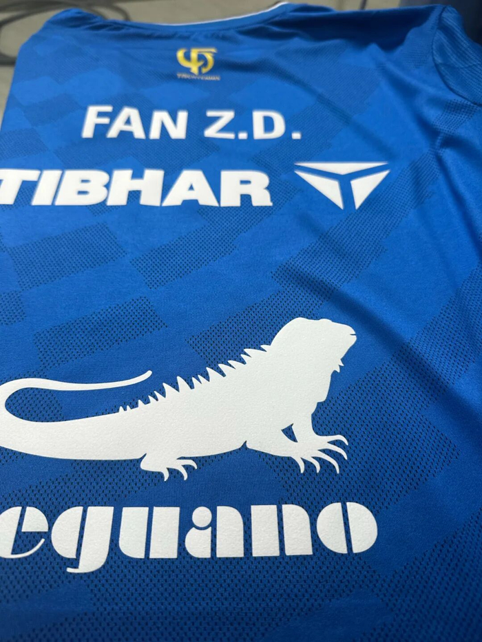 宣布樊振东加盟的同时，球队还晒出了樊振东的球衣。图源微博@萨尔布吕肯乒乓球甲级俱乐部