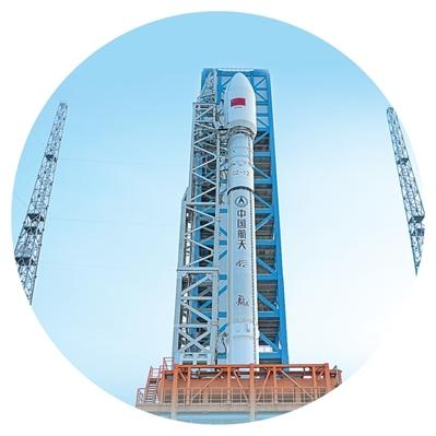 长征十二号运载火箭在海南商业航天发射场二号发射工位进行准备。海南国际商业航天发射有限公司供图