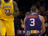 狄龙超车詹姆斯快攻扣篮 对着詹姆斯狂比他的标志性庆祝动作