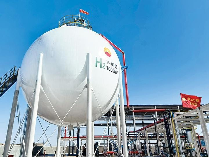   中国石油玉门油田分公司建成的可再生能源制氢示范项目储氢罐 新华社发（玉门油田供图）