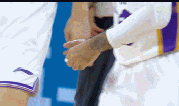 王者归来！同曦追到2分 里勒手缠绷带连中三分&2+1独得9分