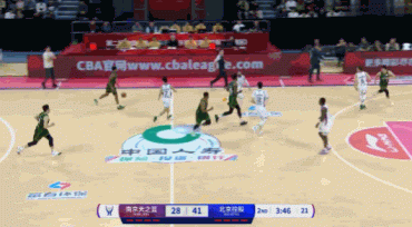 真找不到准星！同曦半场三分球15中1 前11投全丢