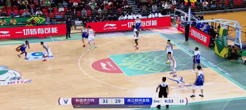 有点强！纳托尔半场7中6&三分3中2高效砍15分 次节带队反超