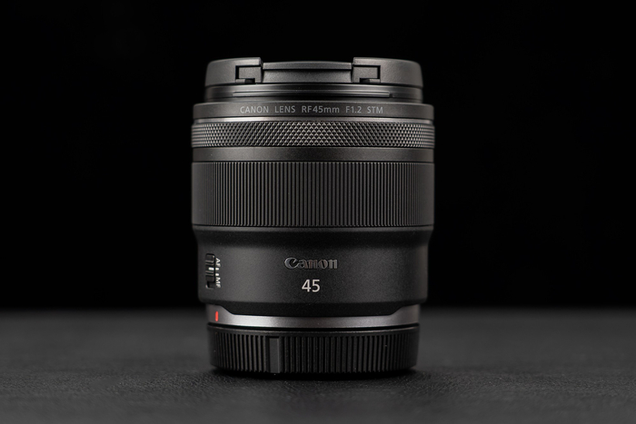 佳能RF 45mm F1.2 STM镜头正面