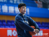 媒体人：不知道现在徐杰在FIBA赛场行不行 总之在CBA一定行