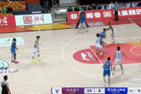 黄雀在后！纪卓积极追防 起飞大帽扇飞范子铭上篮