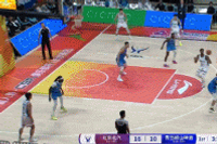 冲击力十足！米奇强攻打中 个人6中6包揽球队开场12分