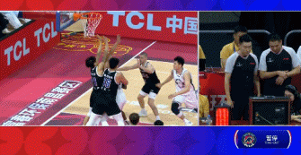 所罗门强起打进抱怨被肘喉 主裁判回放后示意没有附加犯规动作