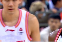 外援对飚！兰道夫首节12分3板1助1帽VS史密斯14分2板2助