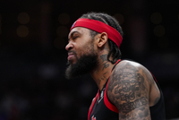 梦游！英格拉姆13投仅3中拿到7分9板有4失误5犯规 正负值-15