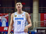 中流砥柱！翟晓川9投8中&三分5中4 砍下21分7板&正负值+25