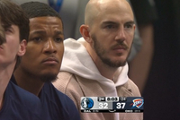 缺少三大主力！雷霆VS独行侠 镜头给到便装的卡鲁索、哈滕和多特