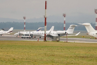 🥰爸辅加成归来！东契奇已经乘坐私人飞机返回美国