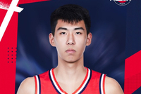 媒体人：徐昕表现超出预期 米切尔很会用他 这赛季要打出来了