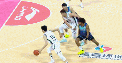 如入无人之境！郭昊文假动作晃开协防人 梯云纵双手脆扣潇洒飘逸