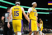 美网友评黄绿斗：别拿小里和杰伦·布朗相提并论 里夫斯冲全明星