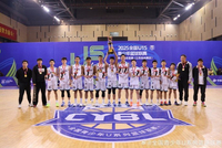 上海市体校全队上下众志成城 用汗水浇灌出了这座U15冠军奖杯