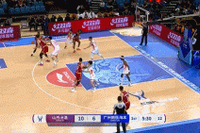 砍瓜切菜！诺威尔开场里突外投 4中4独得10分