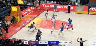 镇守禁区！陶汉林篮下迎面血帽马帝昂