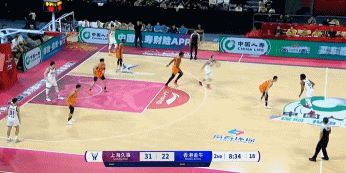 多点开花！刘铮反击得手后弗格打成2+1 上海轰出14-4攻击波