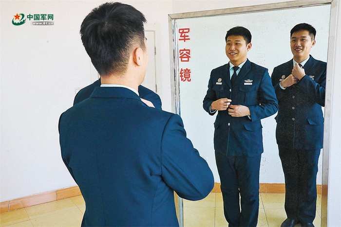 全军文职人员首发专用被装实行精确申领