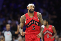 谢德：莺歌连续出战腿部会偶有疲惫感 我们得站出来分担他压力