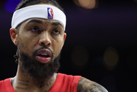 挑大梁！英格拉姆第三节再拿11分 三节16中10砍下27分4板3助