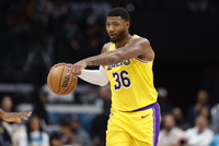 雷迪克：斯玛特现在是每日观察状态 希望能出战与马刺NBA杯比赛