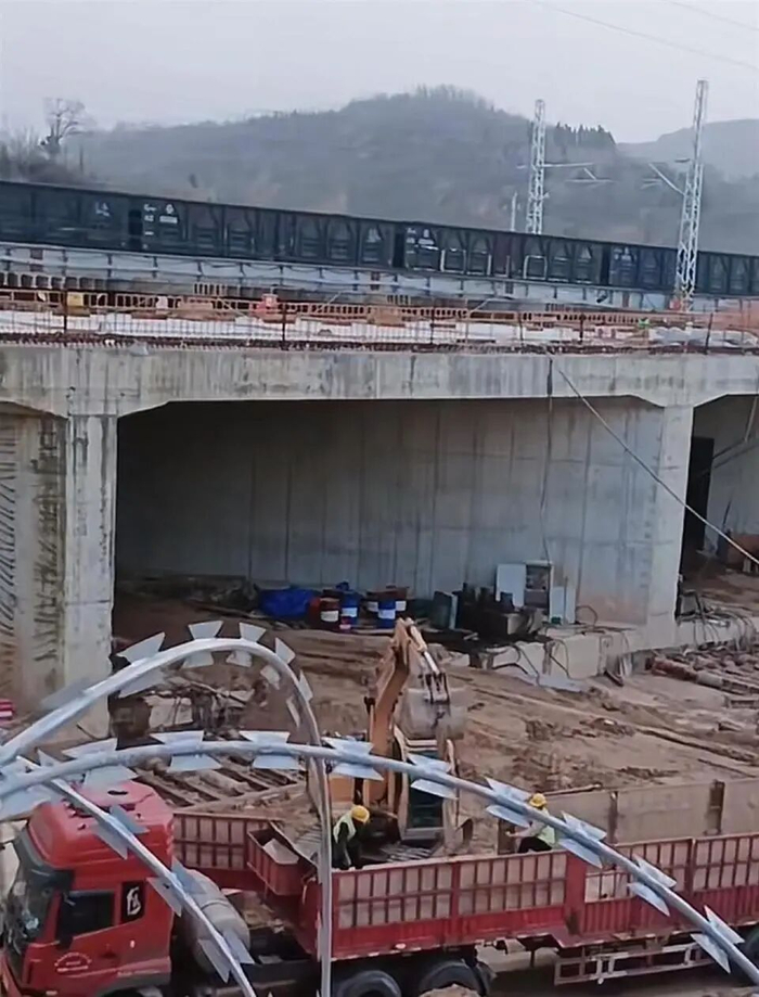 三门峡崤函大道某段施工现场