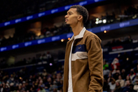 米奇：文班训练出色会随队前往LA 但这并不意味着他会出战湖人