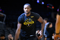 曾承诺均薪超2kw+球员选项！Spears：国王仍有意交易得到库明加