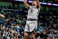 奎因：我和哈珀从小就认识 我期待着未来能与他有更多的较量