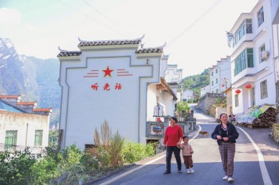 湖北省秭归县屈原镇链子岩村 蒋雨师 摄