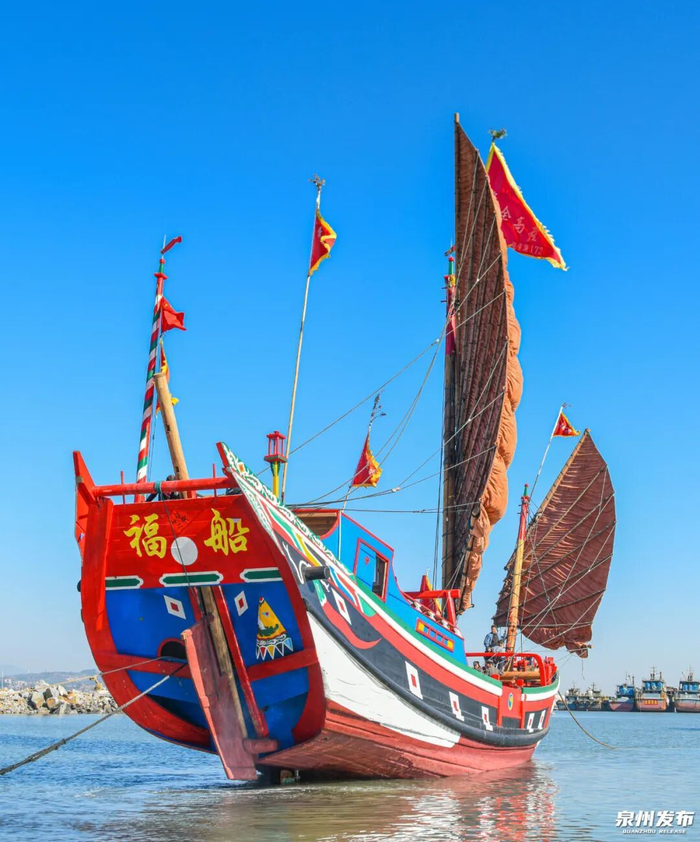 按1:1比例还原、纯手工制造的水密隔舱福船（泉州福船古船模制作有限公司供图）