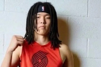 嫌杨瀚森发型不够凌厉？吧友们来给小杨挑选一款时兴的发型