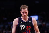 尽力了！珀尔特尔7投5中得10分9板3助2断 前场篮板有4个