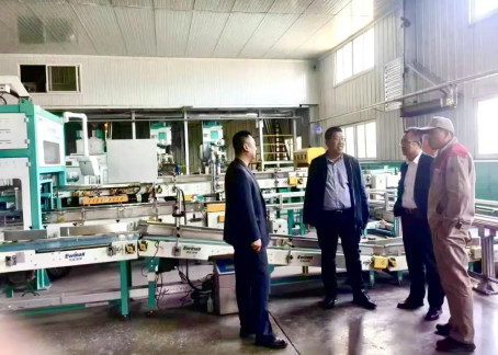 农行沈阳分行客户经理走进粮食领域重点客户十月稻田了解融资需求
