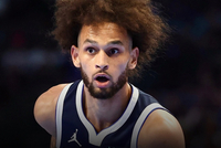 👀Shams：独行侠中锋莱夫利将接受右脚手术 赛季报销！