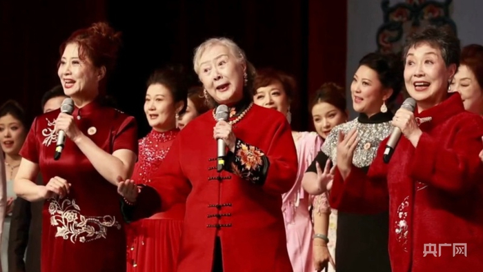 刘长瑜在纪念京剧大师荀慧生诞辰125周年演唱会上演唱《红灯记》经典唱段（央广网发  受访者供图）