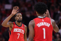 攻守易势！快船快攻被杜兰特防成抢断 阿门脚踩风火轮反击扣进