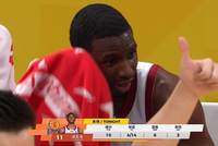 不容易！迪亚洛反击一条龙突破四人合围上篮命中 得分终于上双