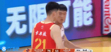 合伙欺负外援！林秉圣单断诺威尔反击得分 朱俊龙再送后者大帽