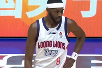 这有点拉了！贾斯汀·霍勒迪CBA首秀 半场7中1&amp;三分3中1仅拿3分