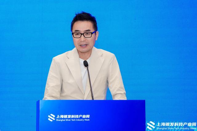 图说：上海超原脑科学产业研究院院长顾佳斌致辞。