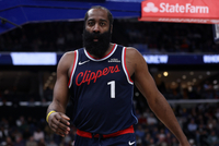 维拉纽瓦：哈登和皮蓬都打17年但前者多1万分 他是历史前25